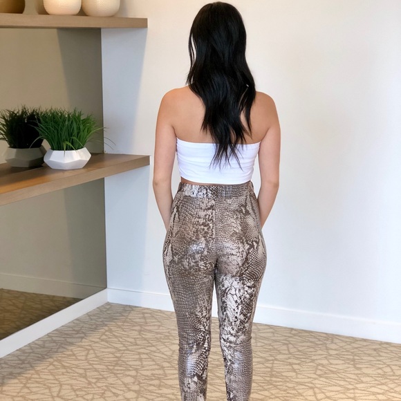 NWT Women’s Brown Front Zip Snakeskin Print Tights - Picture 3 of 8